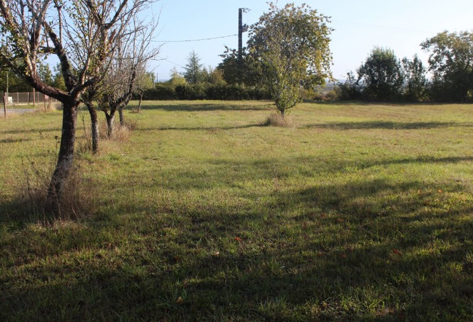 Terrain de 1420 M2 à bâtir sur la commune des fosses — photo 1