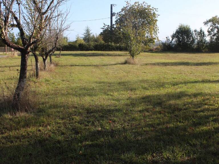 Terrain de 1420 M2 à bâtir sur la commune des fosses — photo 1