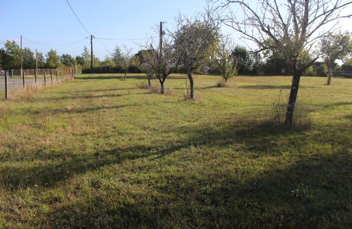 Terrain de 1420 M2 à bâtir sur la commune des fosses — photo 2