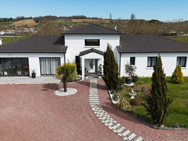 Belle maison contemporaine de plain pied — photo du bien