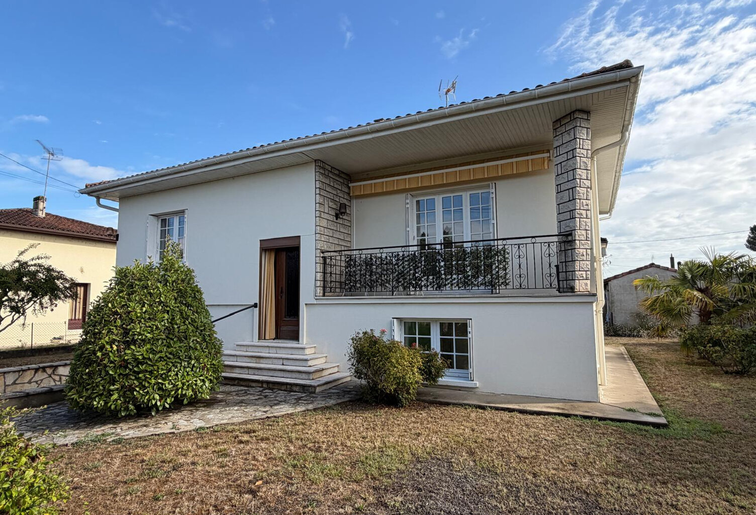 Maison semi enterrée — photo 1