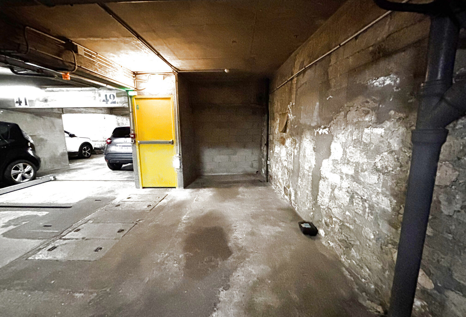Place de parking sécurisée à vendre   Rue Joseph Barra — photo 1