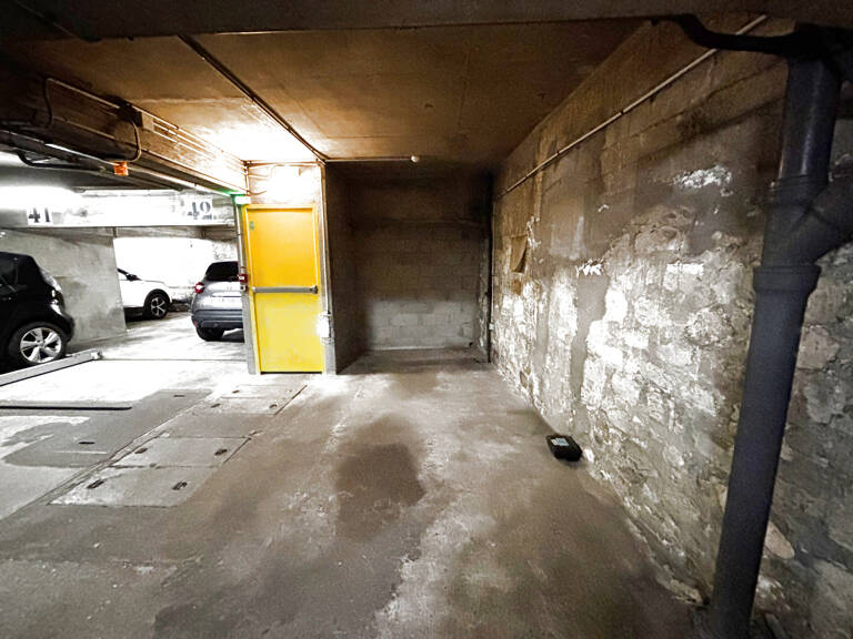 Place de parking sécurisée à vendre   Rue Joseph Barra — photo 1