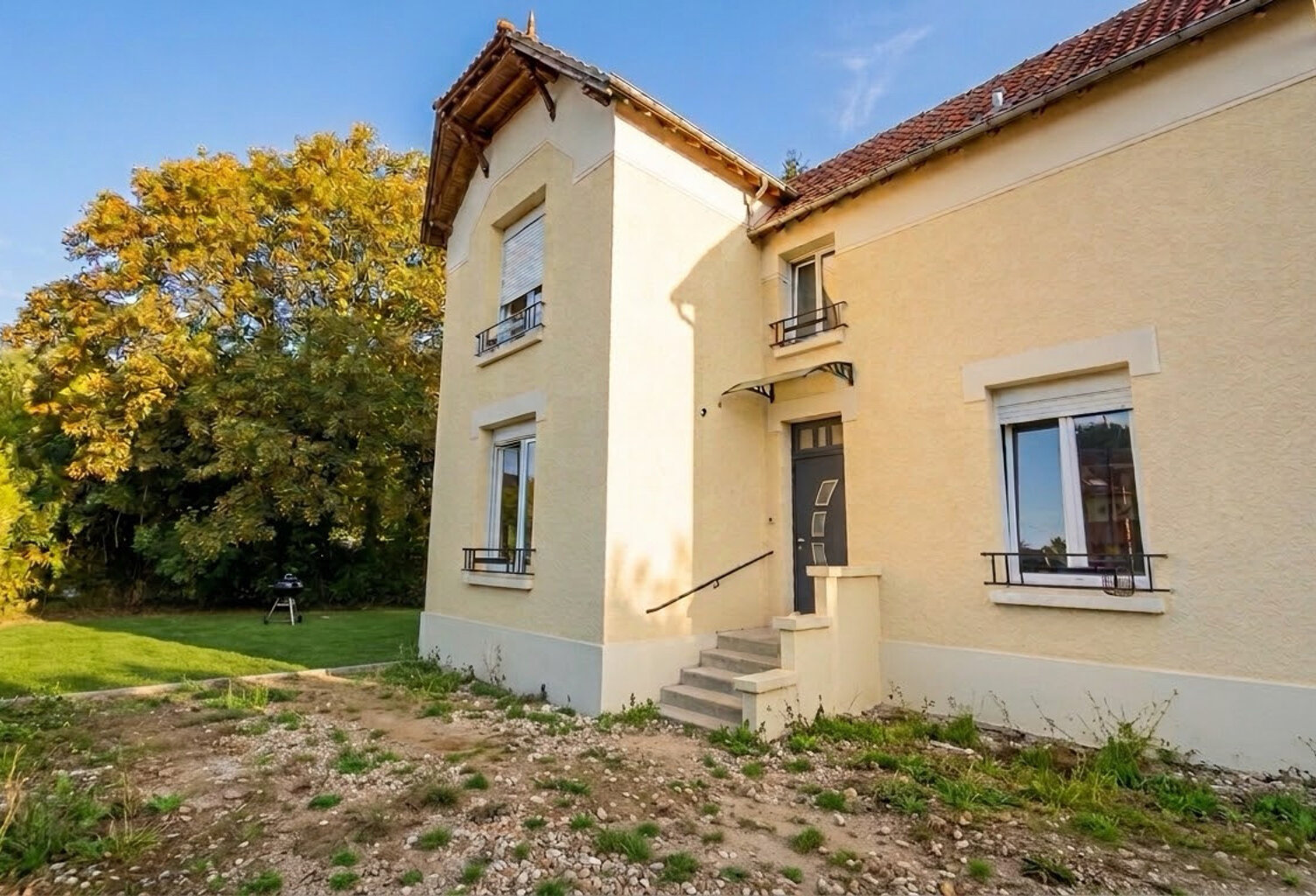 MAISON T5 À VENDRE - RÉNOVÉE - AVEC 3 CHAMBRES À SAINT-GERMA — photo 1