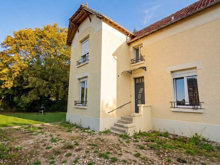 MAISON T5 À VENDRE - RÉNOVÉE - AVEC 3 CHAMBRES À SAINT-GERMA — photo 1
