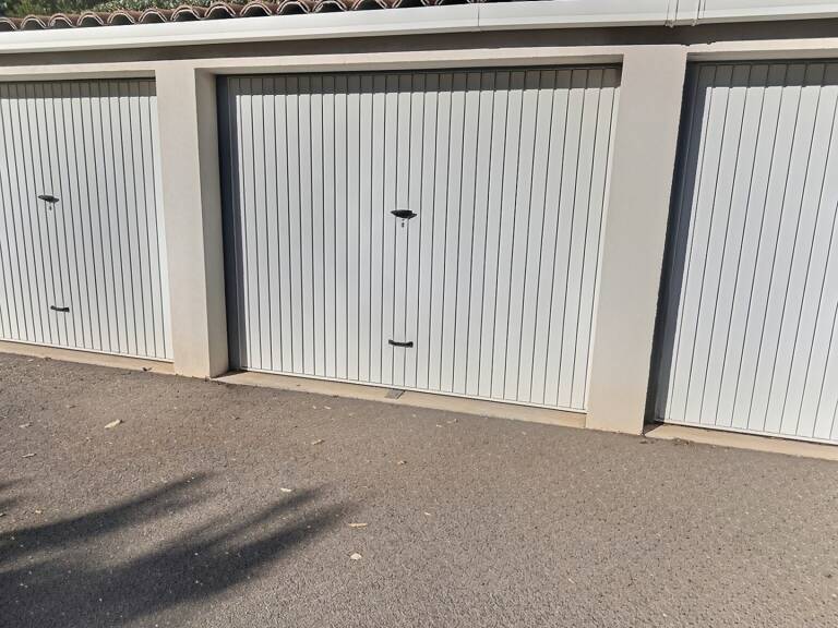 Vente Garage 15 m&sup2; — photo 1