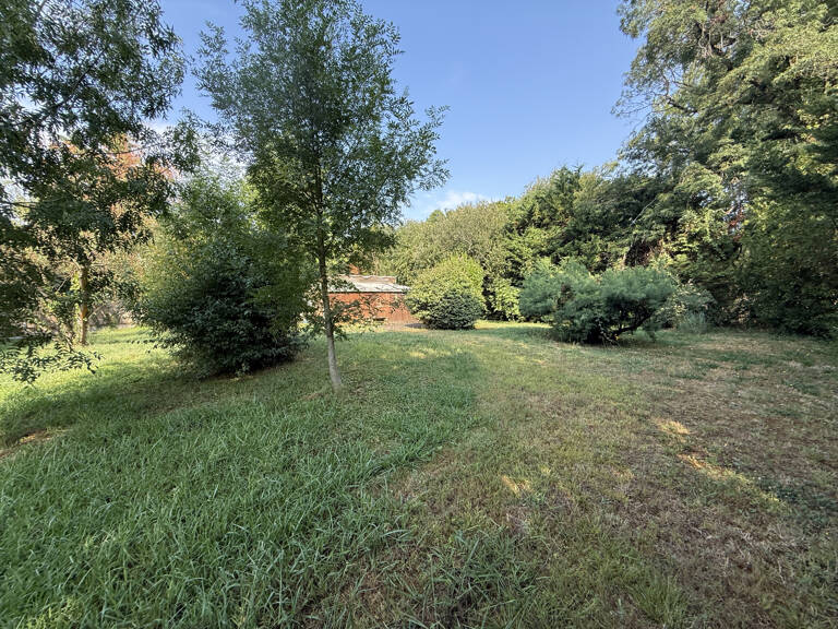 TERRAIN A BÂTIR - PROCHE PLAGE DE NAUZAN - 774 M2 AU PRIX DE — photo 1
