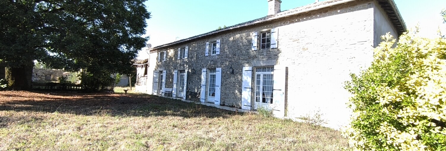 Maison 5 Pièces 161 m² à vendre à Lezay (79120)