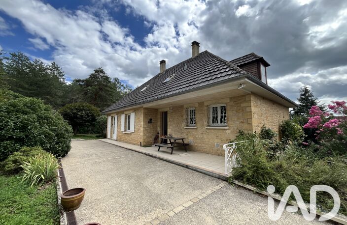 Vente Maison/villa 7 pièces — photo 2