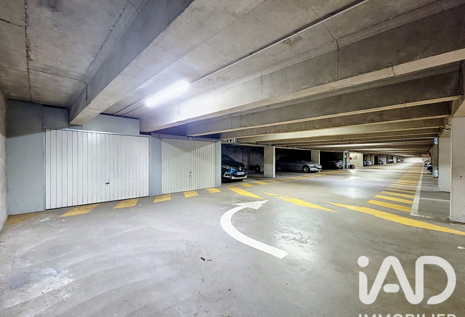 Vente Garage 15 m&sup2; — photo 1