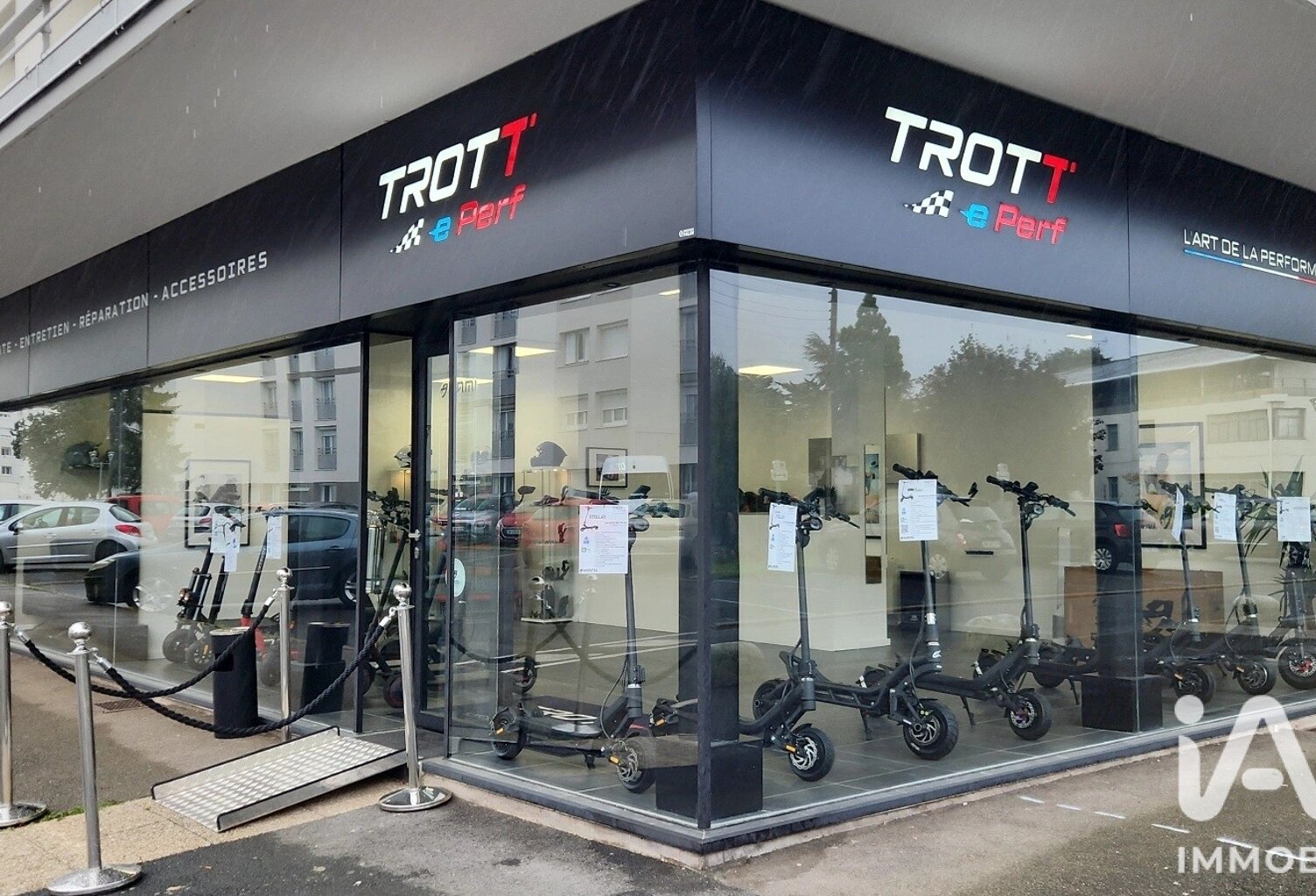 Vente Divers Commerces 140 m&sup2; — photo 1