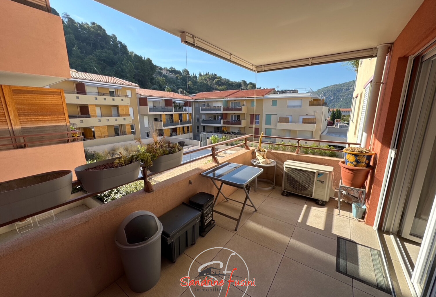 Saint Martin du Var Beau deux pièces avec cellier et garage. — photo 1