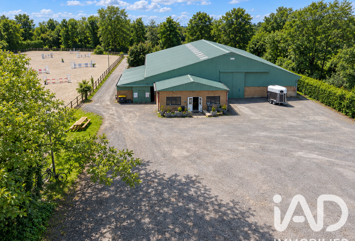 Vente Boutique/Local commercial 1 600 m&sup2; — photo 1