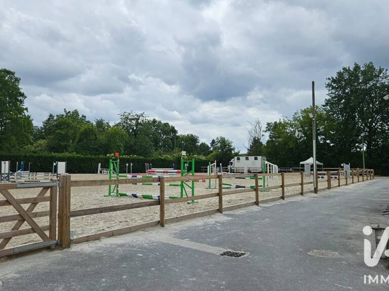 Vente Boutique/Local commercial 1 600 m&sup2; — photo 1