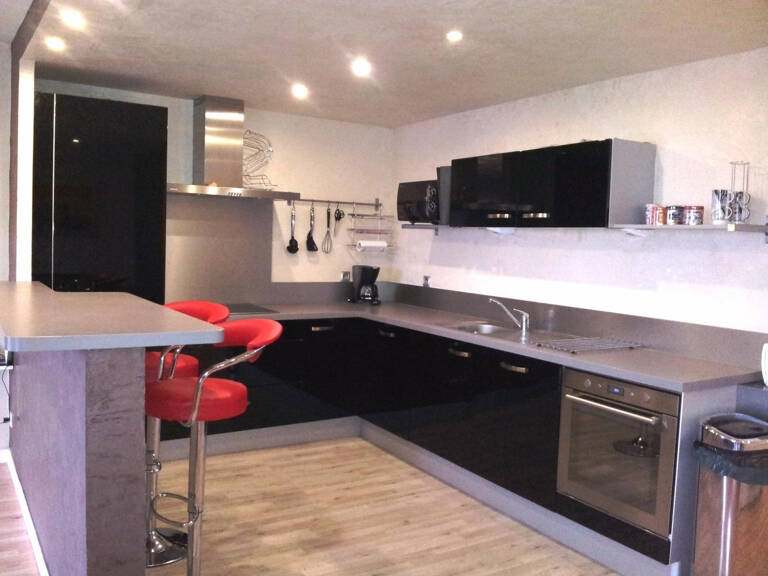 HYERES CENTRE - T3 MEUBLE de 74.04 m2 — photo 1