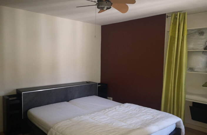 HYERES CENTRE - T3 MEUBLE de 74.04 m2 — photo 4