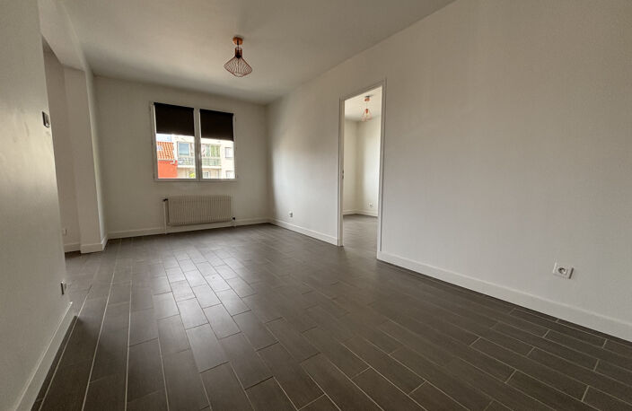 Meyzieu hyper-centre -- T5 traversant de 97 m2 avec double ba — photo 5