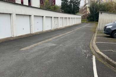 Garage  49000 €