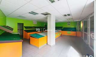 Commerce  103 m² à louer à Amplepuis (69550)