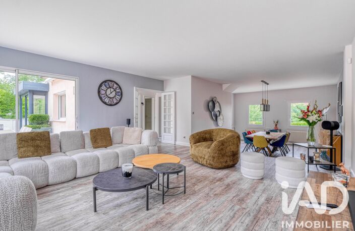 Vente Maison/villa 8 pièces — photo 2