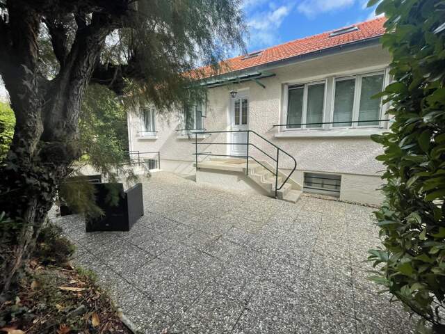 Maison 5 pièces individuelle avec jardin. — photo du bien
