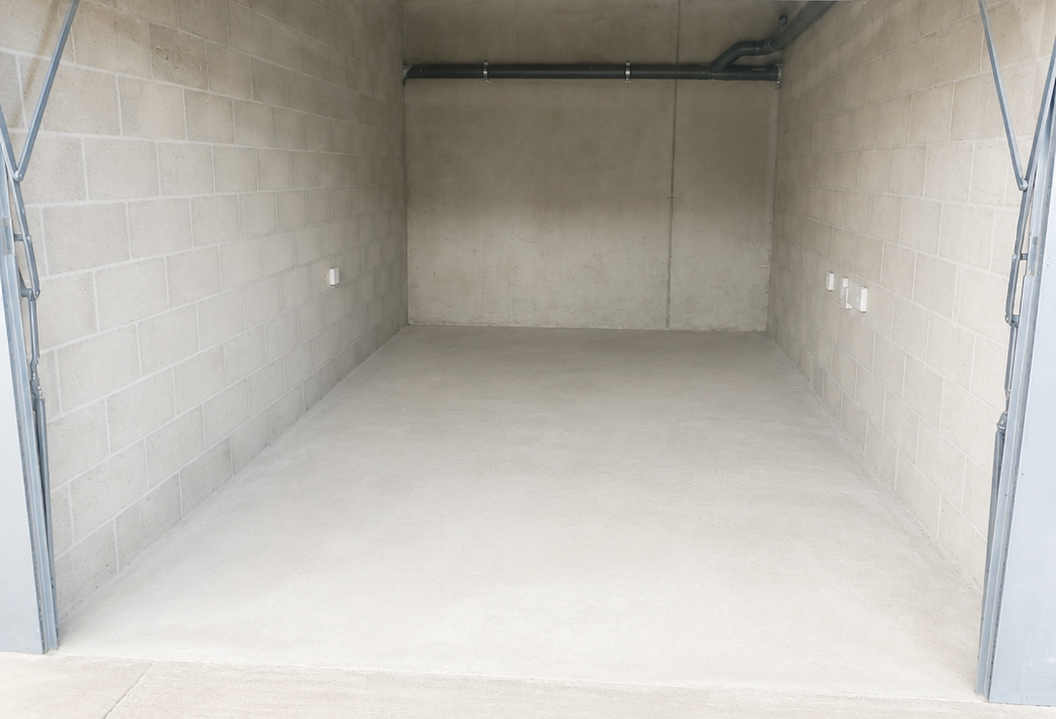 Vente Garage 14 m&sup2; — photo 1