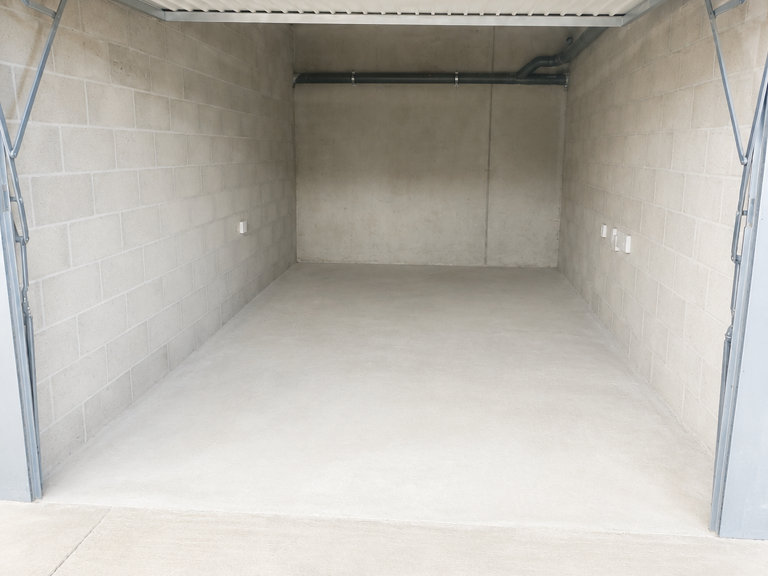 Vente Garage 14 m&sup2; — photo 1