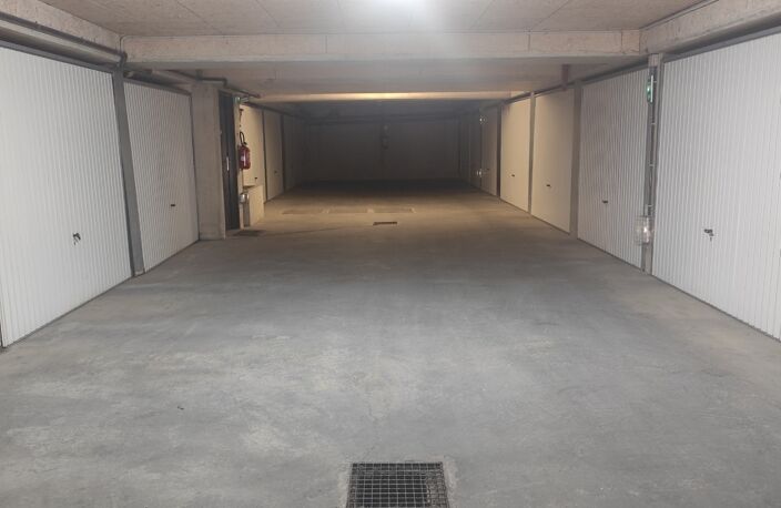 Vente Garage 14 m&sup2; — photo 2