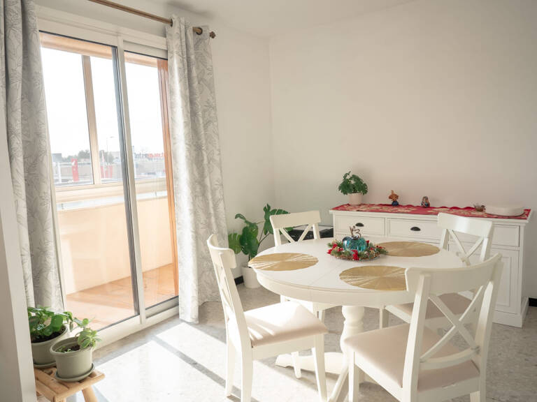 TOULON EST T4 TRAVERSANT + Balcons + Parking — photo 1