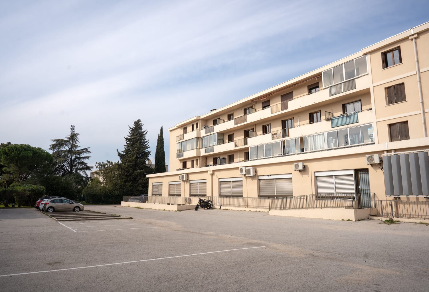TOULON EST T4 TRAVERSANT + Balcons + Parking — photo 1