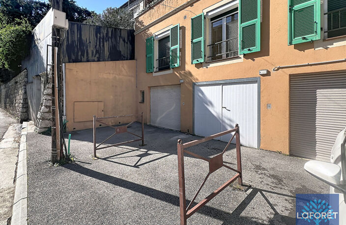 NICE -- PALAIS DES EXPOSITIONS / AVENUE DE L'ARBRE INFÉRIEUR - Garage + Parking — photo 2