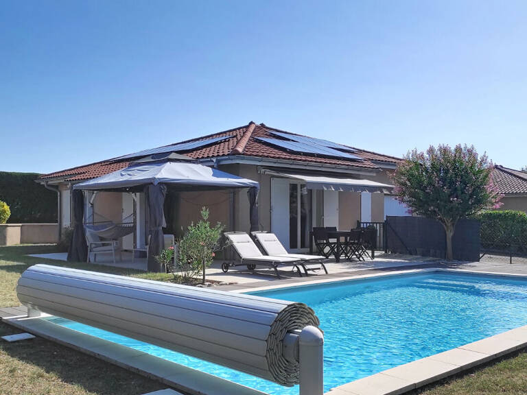 VILLEFONTAINE Maison de plain pied, 4 pièces, 3 chambres, piscine, jardin, terrasse et garage. — photo 1