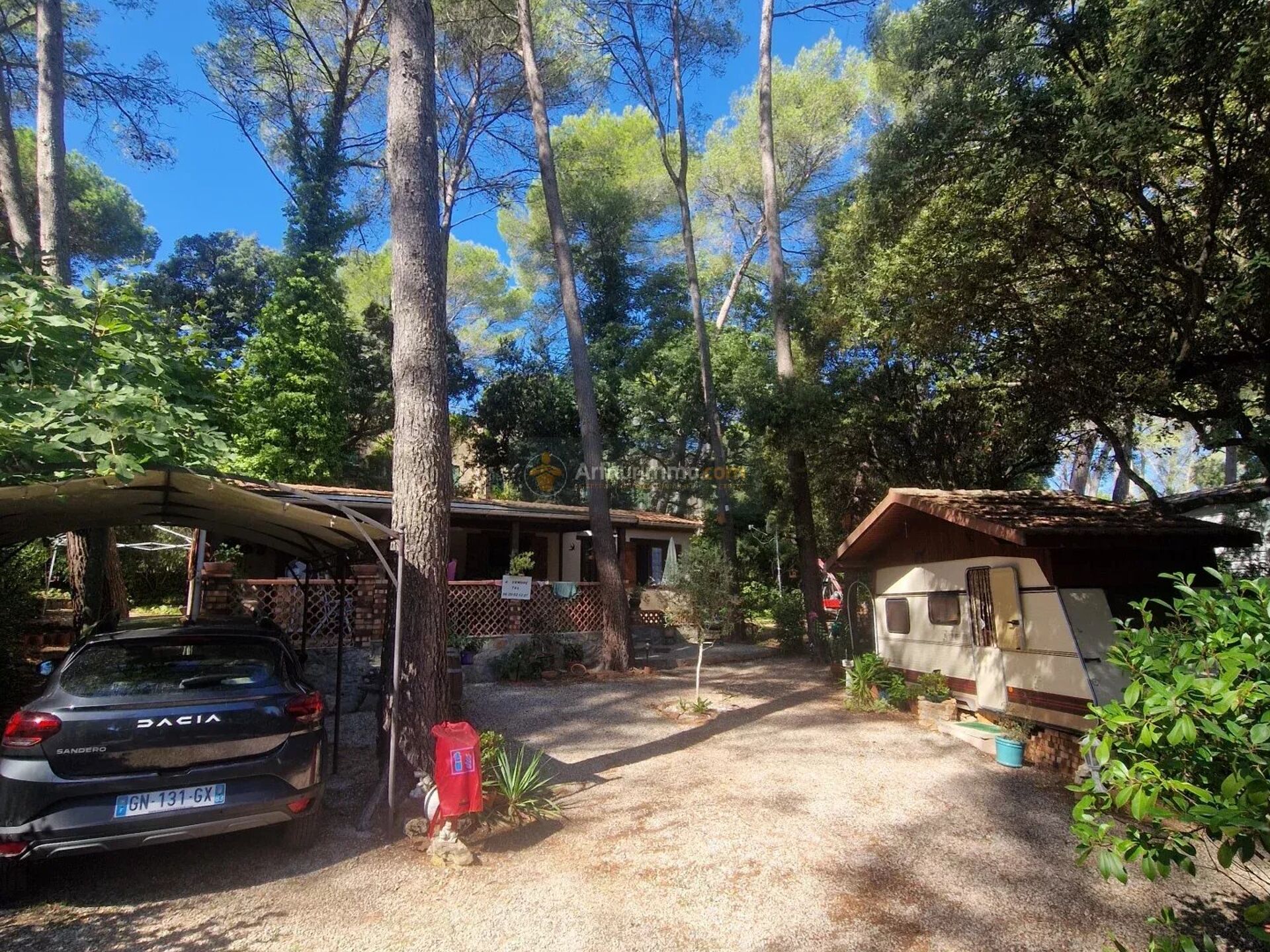Acheter terrain 385 m² 120 000 € à fréjus (83600) : une annonce arthurimmo.com · 120 000 €