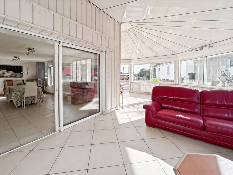 Chantonnay : maison 4 chambres sur un terrain de 2 810 m² — photo 1