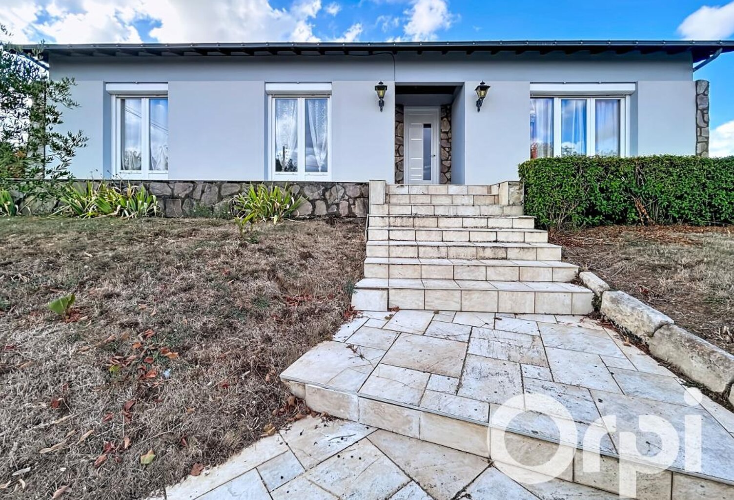 Chantonnay : maison 4 chambres sur un terrain de 2 810 m² — photo 1