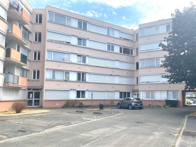 Appartement À Vendre sur les Mureaux — photo du bien
