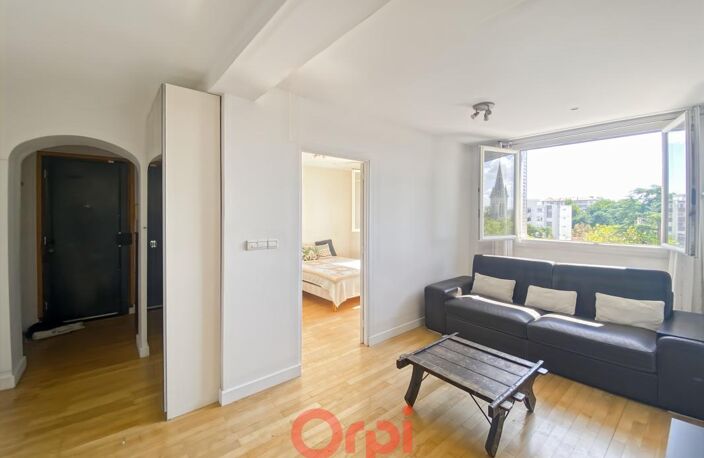 À vendre - Coup de cœur à Montchat – T4 traversant avec balcon, loggia et vue dégagée en étage élevé — photo 5
