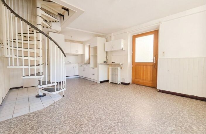 SPÉCIAL INVESTISSEUR – DEUX LOGEMENTS + TERRAINS – 145 m² – LES ÉCHELLES — photo 2