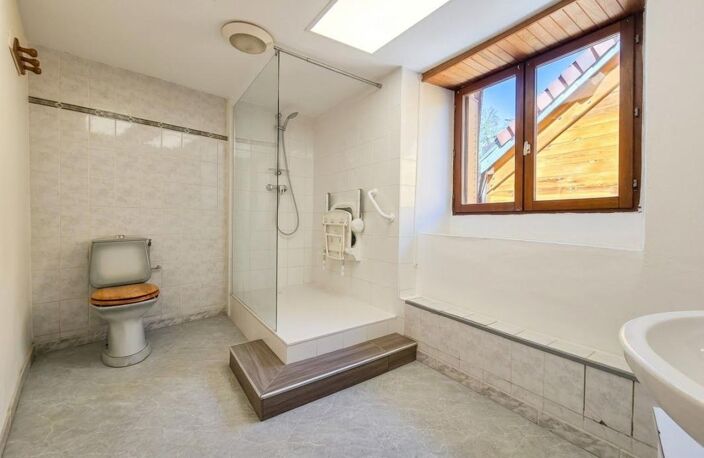 SPÉCIAL INVESTISSEUR – DEUX LOGEMENTS + TERRAINS – 145 m² – LES ÉCHELLES — photo 5