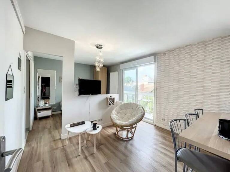 Châtellerault - Appartement T1 bis Meublé À Louer — photo 1