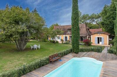 Propriété type longère en pierre, avec piscine, sur un terrain arboré de plus de 15 000 m² — photo du bien