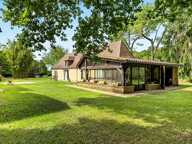 Propriété type longère en pierre, avec piscine, sur un terrain arboré de plus de 15 000 m² — photo 3