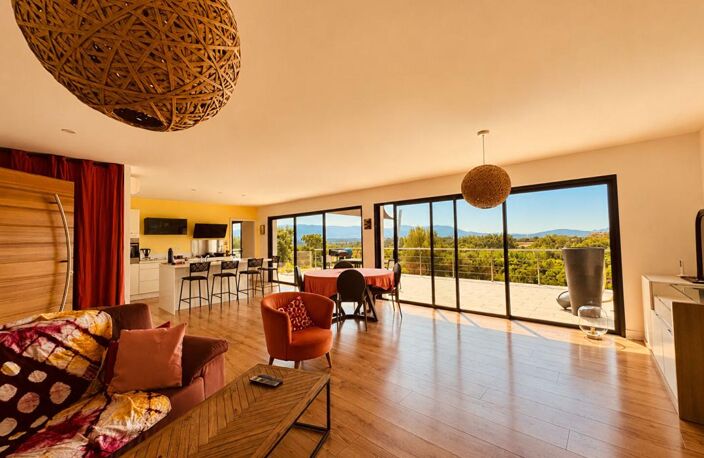 FIGARI , VILLA CONTEMPORAINE AVEC POTENTIEL INDÉPENDANT — photo 4