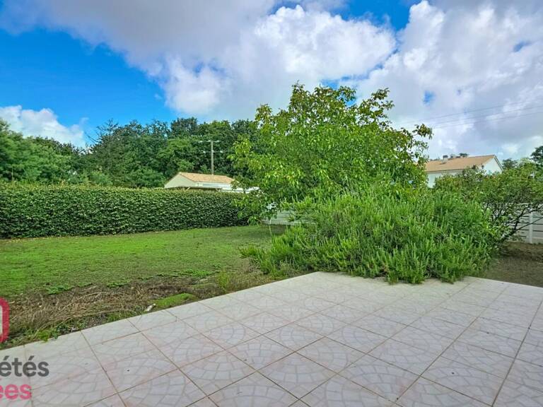 Maison familiale 115 m² avec piscine chauffée ? 3 chambres ? Double garage 100 m² ? Au calme — photo 1