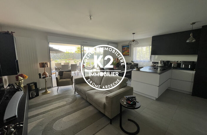 APPARTEMENT DE 92 M² REZ DE CHAUSSEE — photo 2