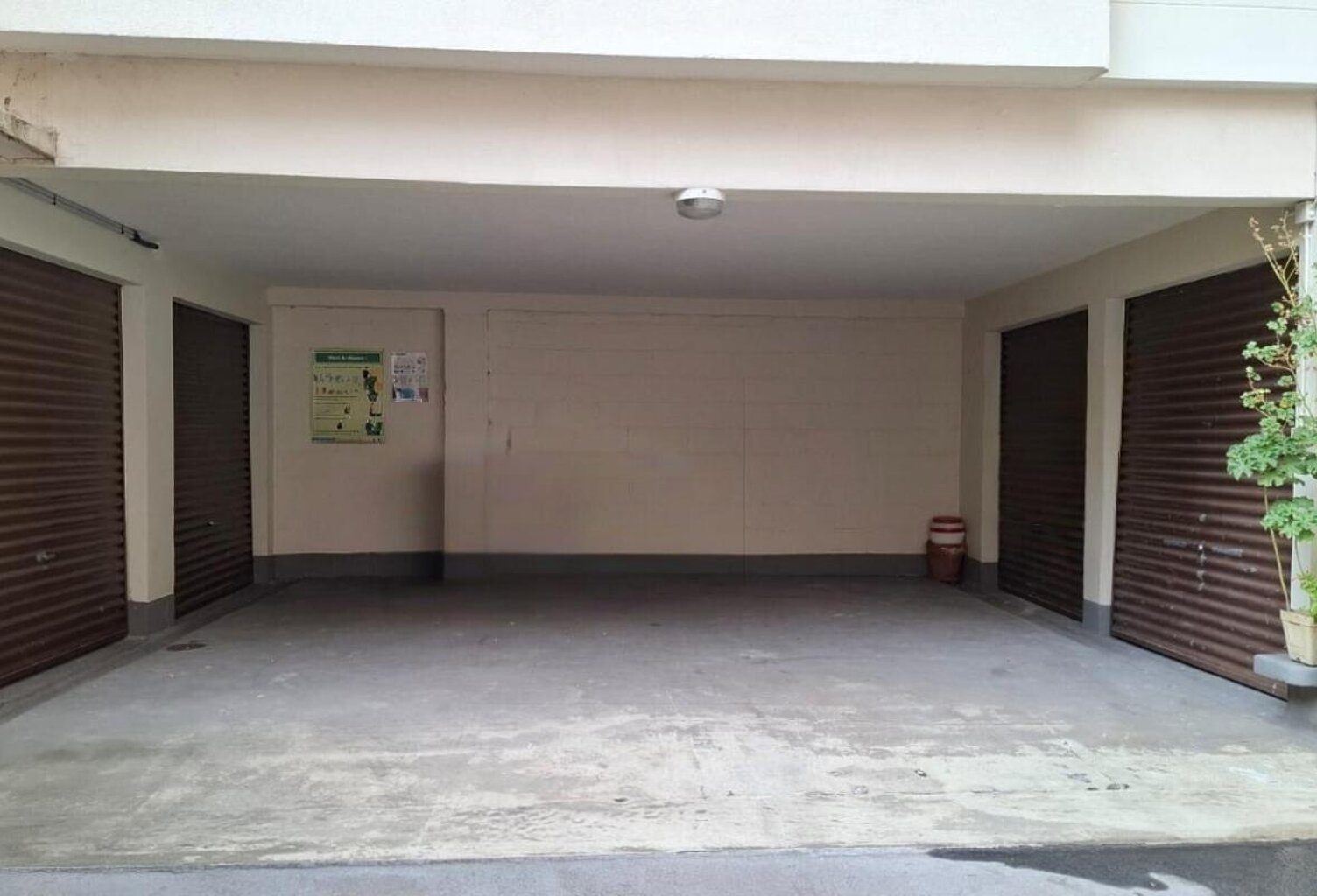 Box /Parking  12m² Vaugirard Convention Paris 15 — photo 1