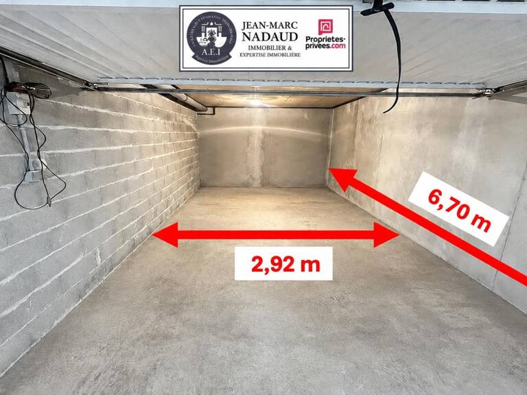 SAINT-RAPHAËL Ilôt Marine - GRAND GARAGE 19,5 M² env. - ELECTRIFIE- FACILE D'ACCÈS — photo 1