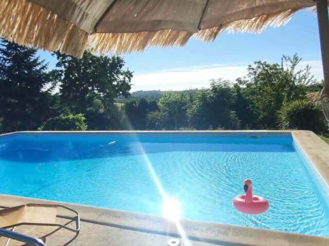 Maison lumineuse 3ch avec piscine et jolie vue dégagée — photo du bien