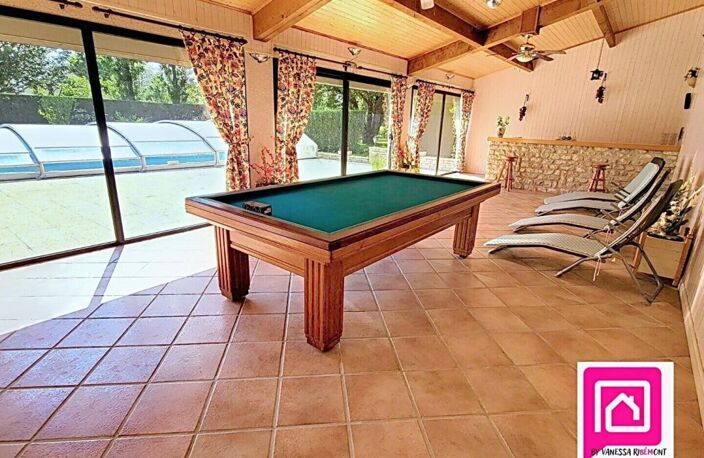 Maison familiale de 5 chambres dont 2 indépendantes, salle de réception, piscine au sol couverte, grand terrain, gîtes, chambres d'hôtes — photo 4