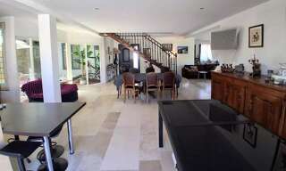 Maison 11 Pièces 213 m² à vendre à Condat-sur-Trincou (24530)